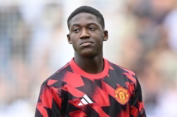 Kobbie Mainoo 的未来充满疑问。/ Mike Hewitt/Getty Images