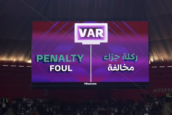 VAR 在 2018 年 FIFA 世界杯上首次亮相。/ Catherine Ivill/Getty Images