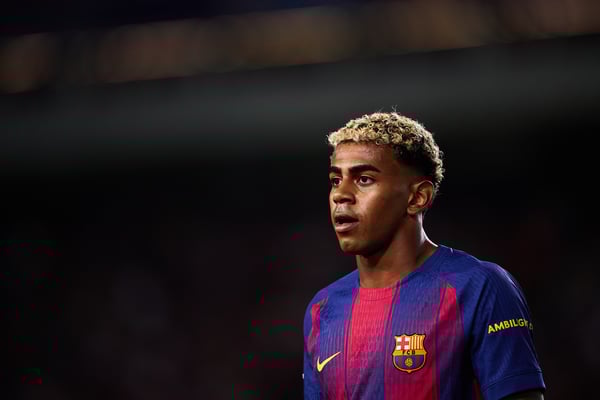 拉明·亚马尔重返西班牙队。/ Manuel Queimadelos/Quality Sport Images/Getty Images