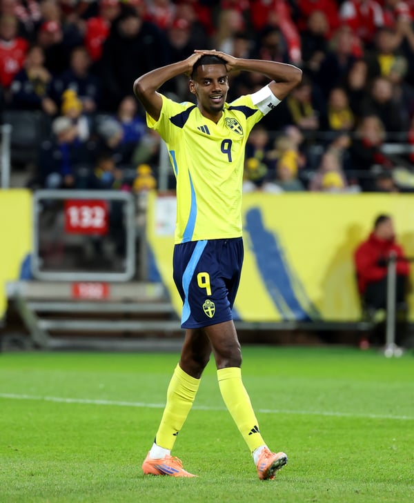 对于 Alexander Isak 来说，这几个月过得很艰难。/Michael Campanella/Getty Images