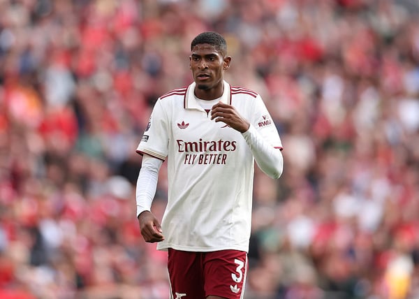 Cristhian Mosquera 已替代 William Saliba。/ Alex Pantling/Getty Images