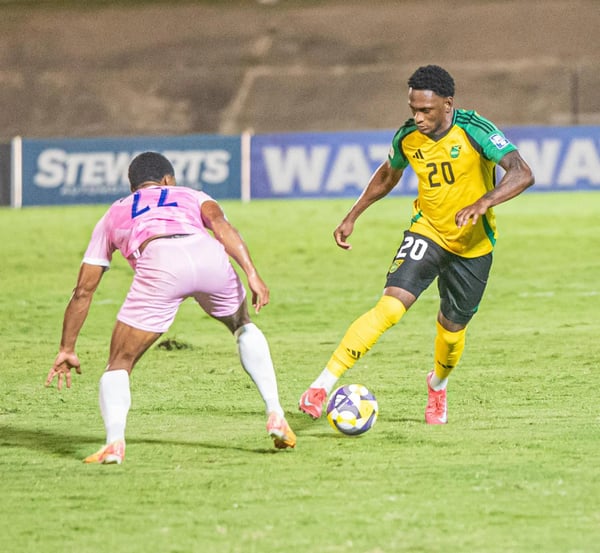 牙买加的 Renaldo Cephas v 百慕大