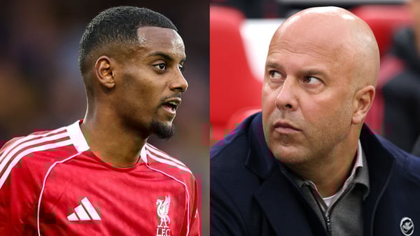 阿恩·斯洛特（右）尚未从亚历山大·伊萨克（左）身上获得最佳表现。/罗宾·琼斯/盖蒂图片社、迈克尔·里根/盖蒂图片社