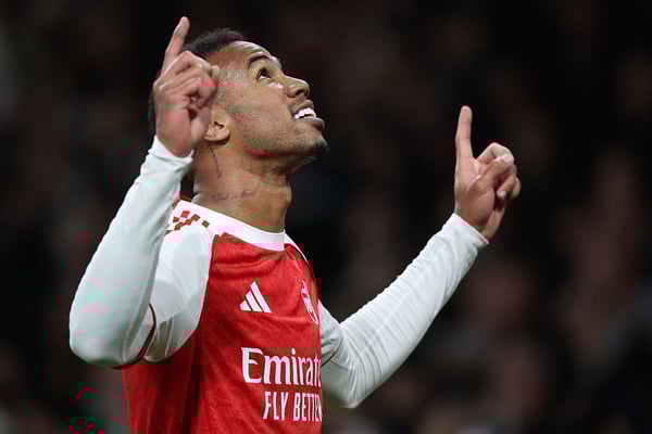 加布里埃尔和阿森纳上赛季拥有英超联赛最佳防守记录。/ Neal Simpson/Sportsphoto/Allstar/Getty Images