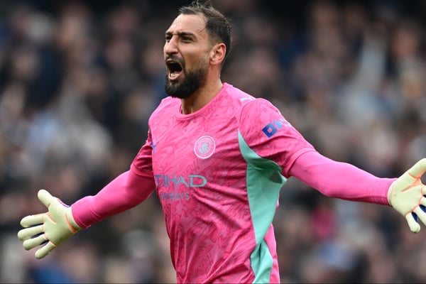 吉安路易吉·多纳鲁马接替埃德森攻入曼城球门。/加雷斯·科普利/盖蒂图片社