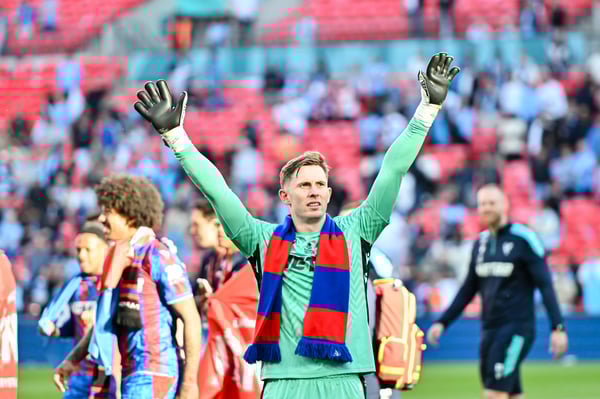 迪恩·亨德森在足总杯决赛中表现出色,为本赛季画上了圆满的句号。/ IMAGO/NurPhoto