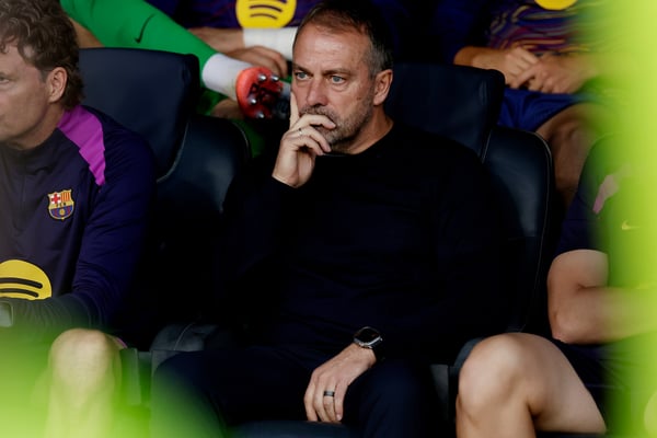 汉斯·弗利克还有另一个问题需要解决。/大卫·拉米雷斯/Soccrates/Getty Images