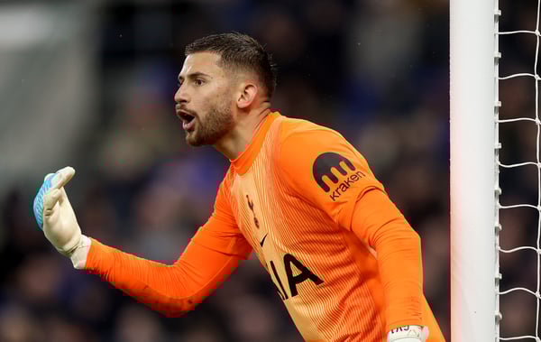 古列尔莫·维卡里奥 (Guglielmo Vicario) 冷静沉着。/ Carl Recine/Getty Images