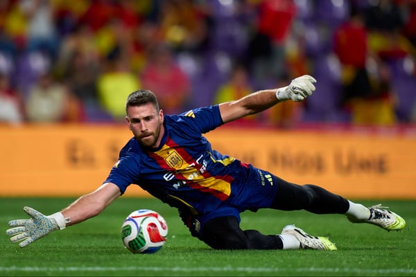 乌奈·西蒙 (Unai Simón) 为俱乐部和国家队奉献精彩表现。/ Diego Souto/Getty Images
