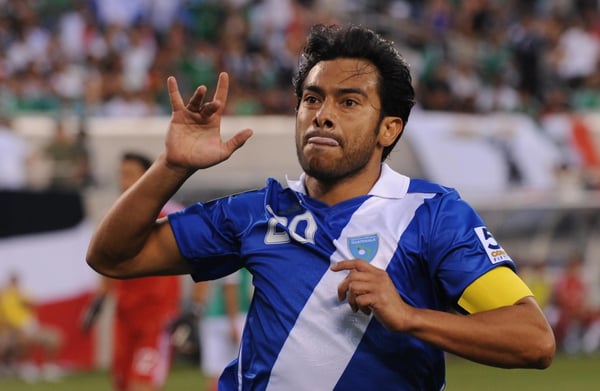 卡洛斯·鲁伊斯庆祝为危地马拉进球