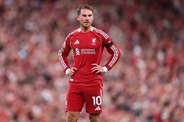 艾莉克丝·麦卡利斯特优雅迷人。/ Robbie Jay Barratt - AMA/Getty Images