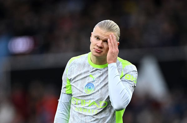 上周末在维拉公园球场，埃尔林·哈兰德未能取得进球。/ Shaun Botterill/Getty Images