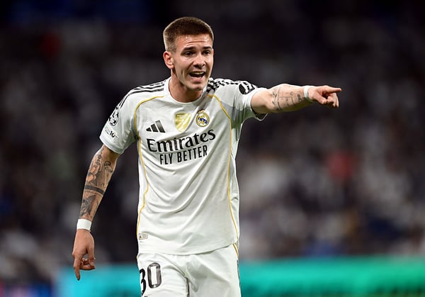 弗朗哥·马斯坦图诺在皇马战胜瓦伦西亚的比赛中受伤。/ Denis Doyle/Getty Images