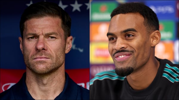 哈维·阿隆索(左)和瑞安·格雷文贝奇成为八卦新闻的焦点。/ Diego Souto/Jan Kruger/Getty Images