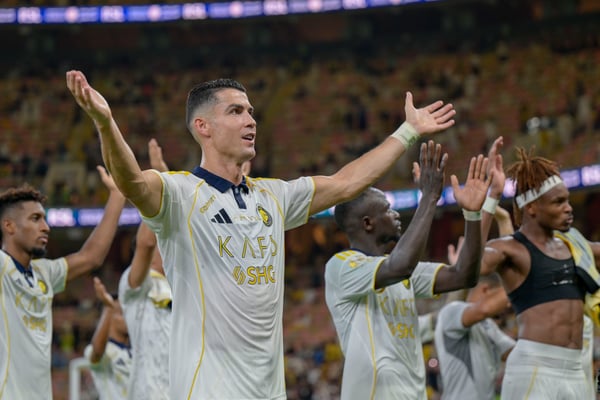 克里斯蒂亚诺·罗纳尔多知道时间不多了。/ Khalid Alhaj/MB Media/Getty Images