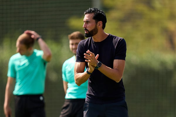 阿尔瓦罗·阿韦洛亚 (Álvaro Arbeloa) 是皇家马德里卡斯蒂利亚队的主教练。 /安吉尔·马丁内斯/盖蒂图片社