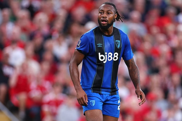 塞梅尼奥在赛季首轮安菲尔德球场梅开二度。/ Robbie Jay Barratt - AMA/Getty Images