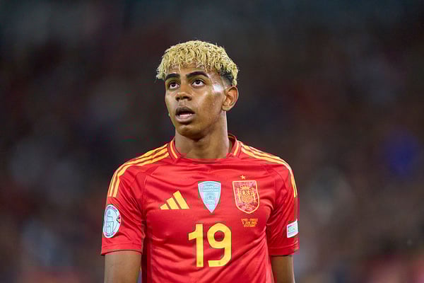 拉明·亚马尔将连续第三场缺席西班牙队的比赛。/ EyesWideOpen/Getty Images