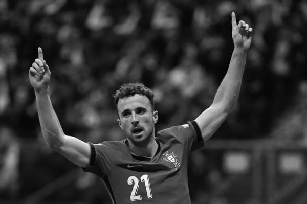 迪奥戈·若塔致敬