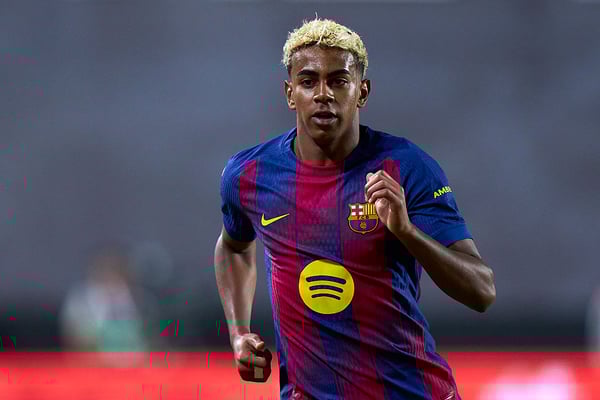 亚马尔十几岁就可能赢得金球奖。/ Diego Souto/Getty Images