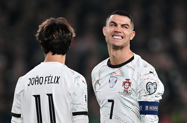 克里斯蒂亚诺·罗纳尔多因停赛缺席了葡萄牙的关键预选赛。/查尔斯·麦奎兰/盖蒂图片社