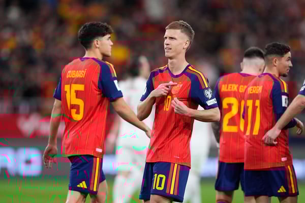 世界杯FIFA体育新闻：西班牙的丹尼·奥尔莫