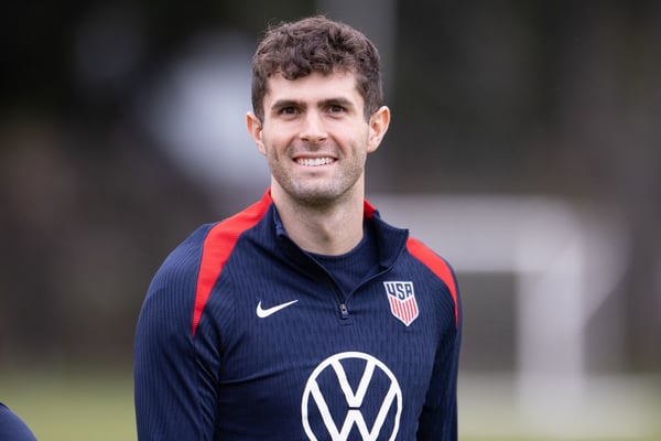 世界杯FIFA体育新闻：克里斯蒂安·普利西奇和美国国家队将有机会与卫冕欧足联国家联赛冠军交锋。/约翰·多顿/ISI图片社/美国足协/盖蒂图片社（为美国足协拍摄）