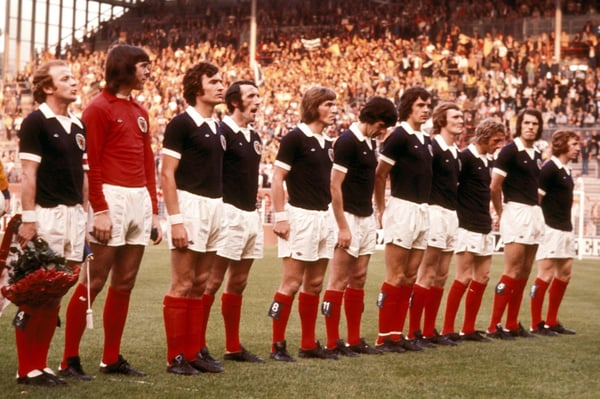 1974年德国世界杯，苏格兰队在多特蒙德威斯特法伦球场对阵扎伊尔队前列队。