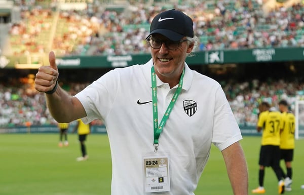 2024年8月3日，伊蒂哈德队主教练洛朗·布兰克在友谊赛期间。202408031473