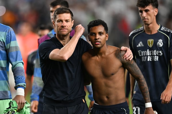 罗德里戈（右）在哈维·阿隆索麾下尚未展现出最佳水平。/ Stephen Nadler/ISI Photos/Getty Images