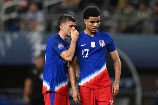 克里斯蒂安·普利西奇（左）和马利克·蒂尔曼应该会作为边路进攻的创造性选择首发。/ Stephen Nadler/ISI Photos/USSF/Getty Images