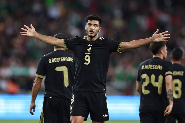 墨西哥祈祷能在世界杯小组赛中抽到一个简单的小组。/ Omar Vega/Getty Images