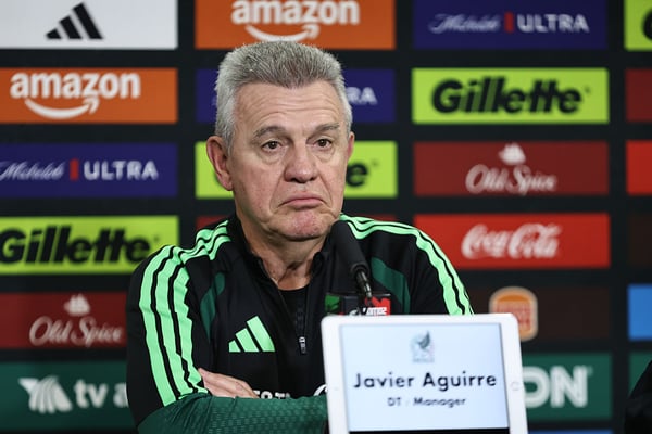 哈维尔·阿吉雷在三次执教墨西哥国家队期间都饱受批评。/ Omar Vega/Getty Images