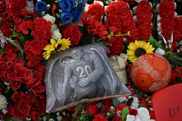 今年7月,迪奥戈·若塔去世,整个足球界都为他哀悼。/ Oli Scarff/AFP/Getty Images