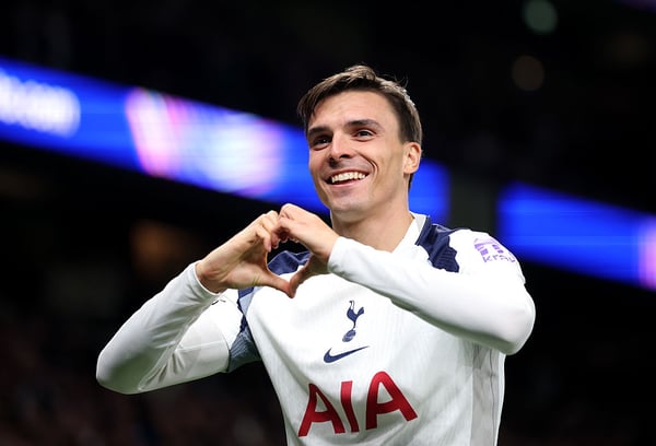 帕利尼亚在无球状态下表现出色。/ Alex Pantling/Getty Images