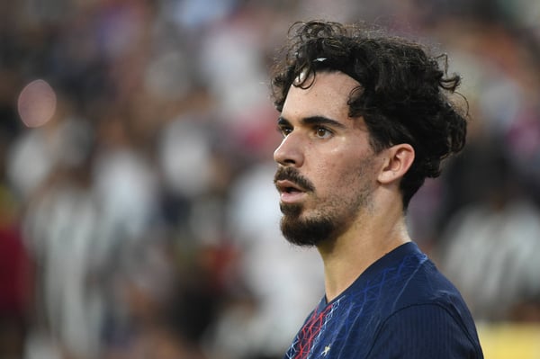 维蒂尼亚是巴黎圣日耳曼中场的心脏。/ IMAGO/NurPhoto