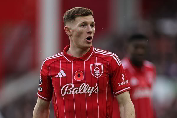 曼联今夏未能补强中场。/ James Holyoak/MB Media/Getty Images