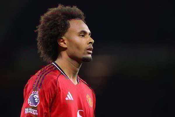 约书亚·齐尔克齐在本赛季对阵埃弗顿的比赛中首次首发。/ James Gill/Danehouse/Getty Images