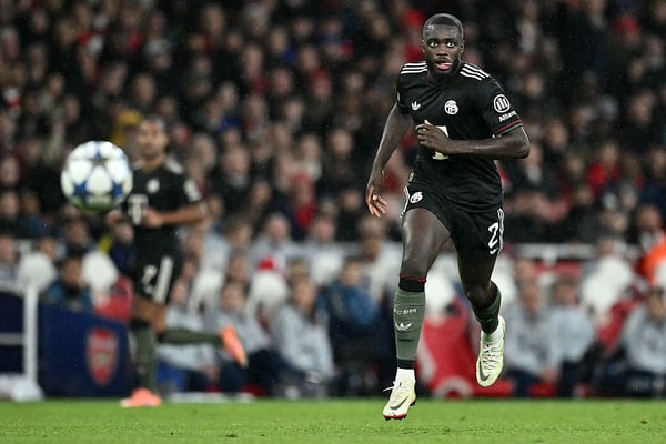 达约特·乌帕梅卡诺的合同将于明年夏天到期。/ 本·斯坦索尔/法新社/盖蒂图片社