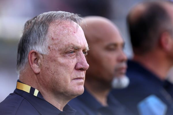 世界杯FIFA体育新闻:迪克·艾德沃卡特