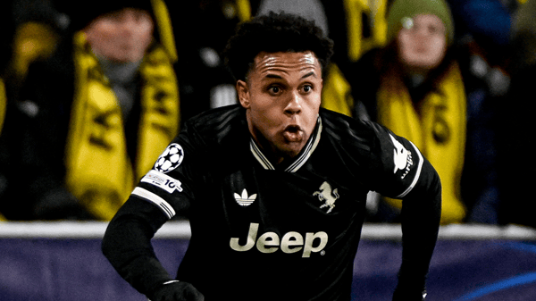 世界杯FIFA体育新闻：韦斯顿·麦肯尼帮助尤文图斯在周中的欧冠比赛中获胜。/ Daniele Badolato/尤文图斯足球俱乐部/Getty Images