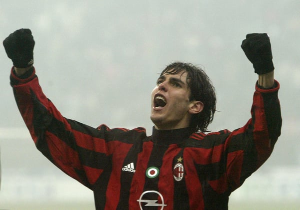 卡卡在AC米兰时期可谓独领风骚。/ PAOLO COCCO/AFP/Getty Images