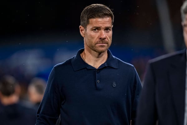 世界杯FIFA体育新闻：随着皇马内部不满情绪日益高涨，哈维·阿隆索的帅位岌岌可危。/ IMAGO/Alberto Gardin