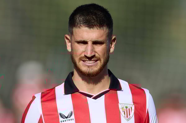 世界杯FIFA体育新闻：奥伊汉·桑塞特 (Oihan Sancet) 因周三的比赛而被禁赛。 / IMAGO/里卡多·拉雷纳·阿马多尔