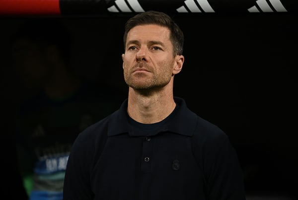 世界杯FIFA体育新闻:哈维·阿隆索希望能在12月帮助皇家马德里重回正轨。/ Denis Doyle/Getty Images