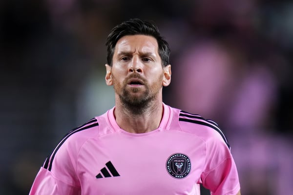 莱昂内尔·梅西获得该奖项的次数比其他任何球员都多。/ Rich Storry/Getty Images