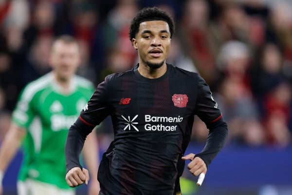 马利克·蒂尔曼在2025-26赛季一直是勒沃库森队的常规首发球员。/ Joris Verwijst/BSR Agency/Getty Images