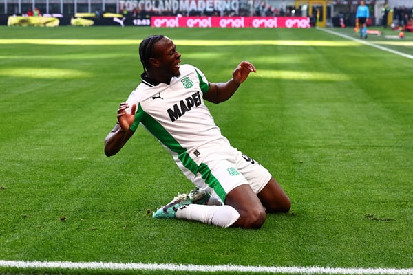 伊斯梅尔·科内为萨索洛攻入本赛季第四球,帮助球队战平克里斯蒂安·普利西奇领衔的AC米兰。/ Luca Amedeo Bizzarri/Getty Images