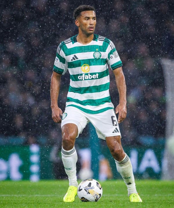 奥斯顿·特拉斯蒂执教的凯尔特人队已经遭遇四连败，这位美国球员需要拿出亮眼的表现才能扭转这支苏格兰豪门的颓势。/ Alan Harvey/SNS Group/Getty Images