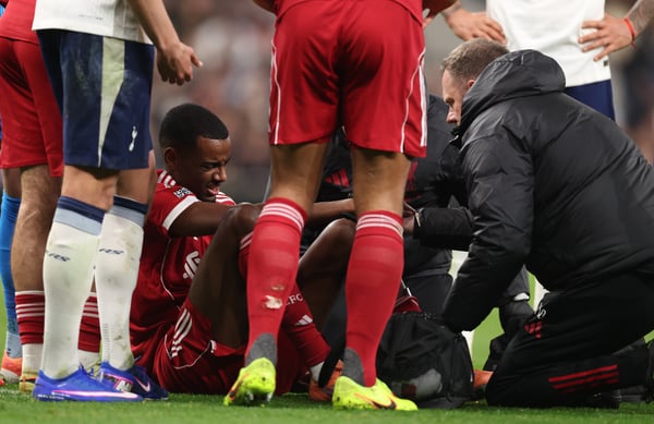 利物浦方面对伊萨克的伤情感到担忧。/ Catherine Ivill/AMA/Getty Images